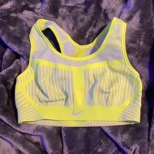 NIKE SPORTS BRA